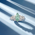 Bague Mme La Marquise diamant marquise vert - Lauredi