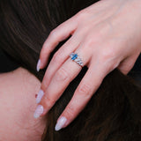 Bague Mme La Marquise Diamant Marquise Bleu, Or 18 carats - Lauredi