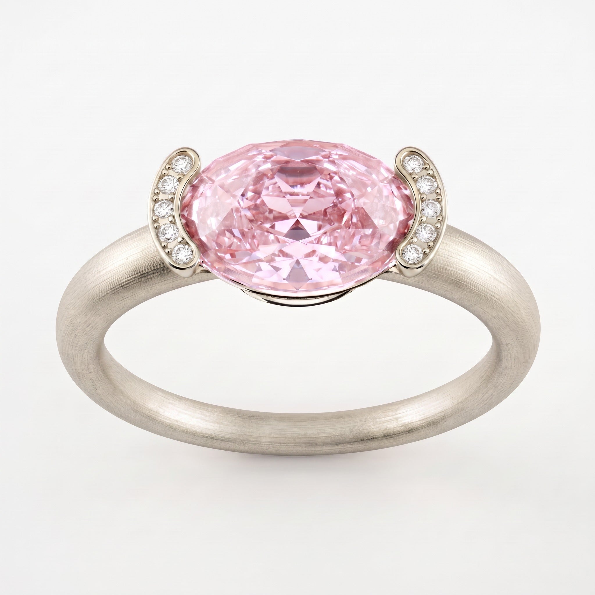 Bague Christine Bonbon en or blanc 18 carats recyclé, diamant de synthèse rose de taille ovale serti est-ouest entre deux croissants pavés - Lauredi