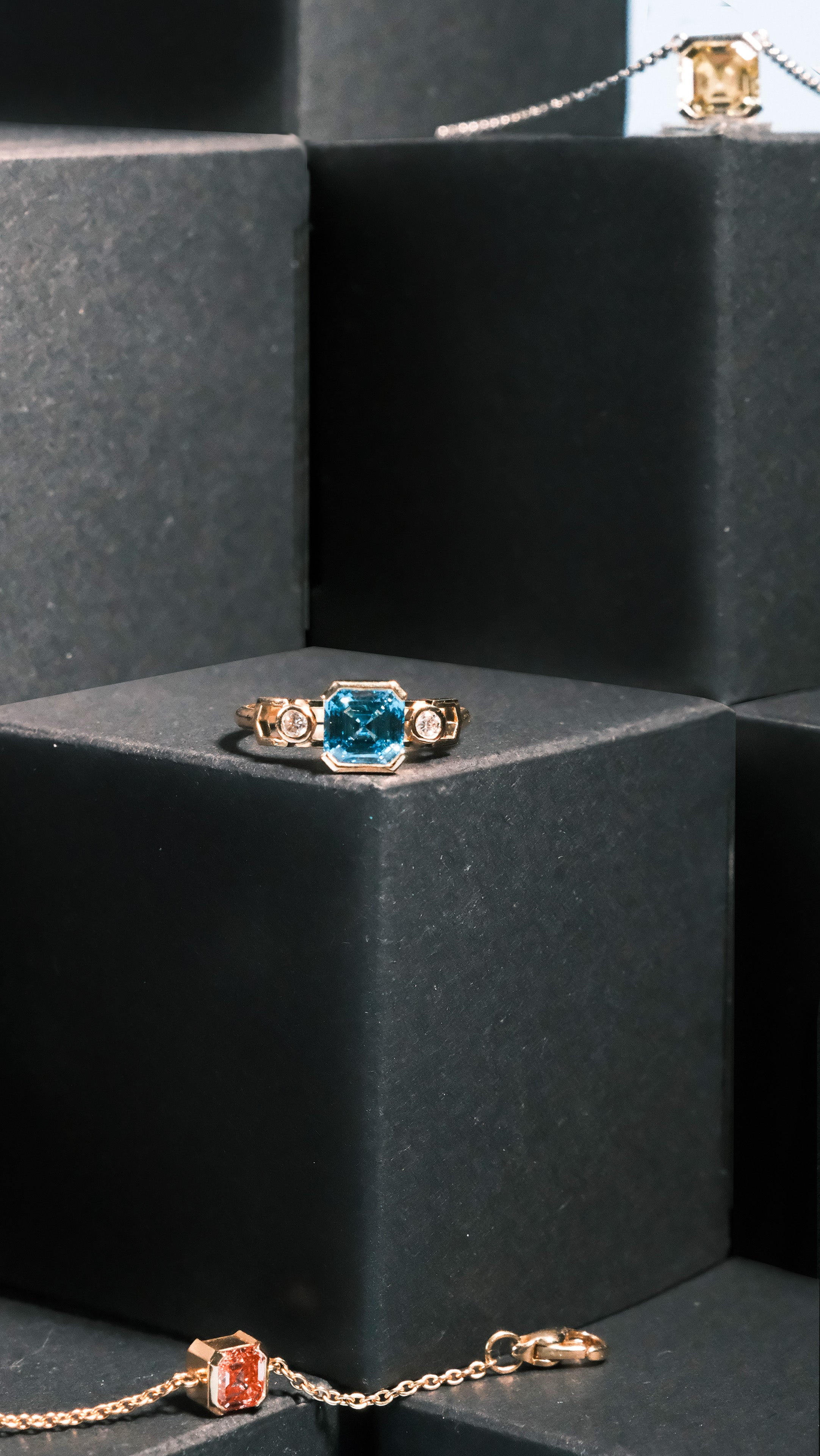 BagueFaubourg1925 or jaune diamant bleu