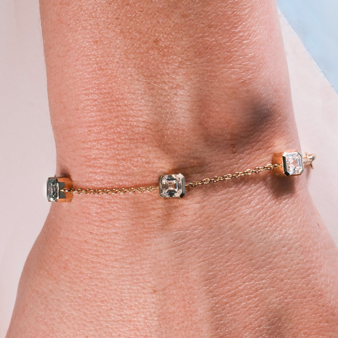 Bracelet Faubourg 1925 - 5 Diamants Asscher Blancs, Or Blanc/Jaune 18 carats - Lauredi