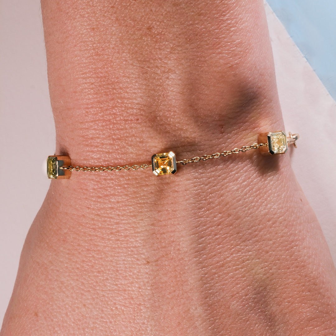 Bracelet Faubourg 1925 - 5 Diamants Asscher Jaunes, Or Blanc/Jaune 18 carats - Lauredi