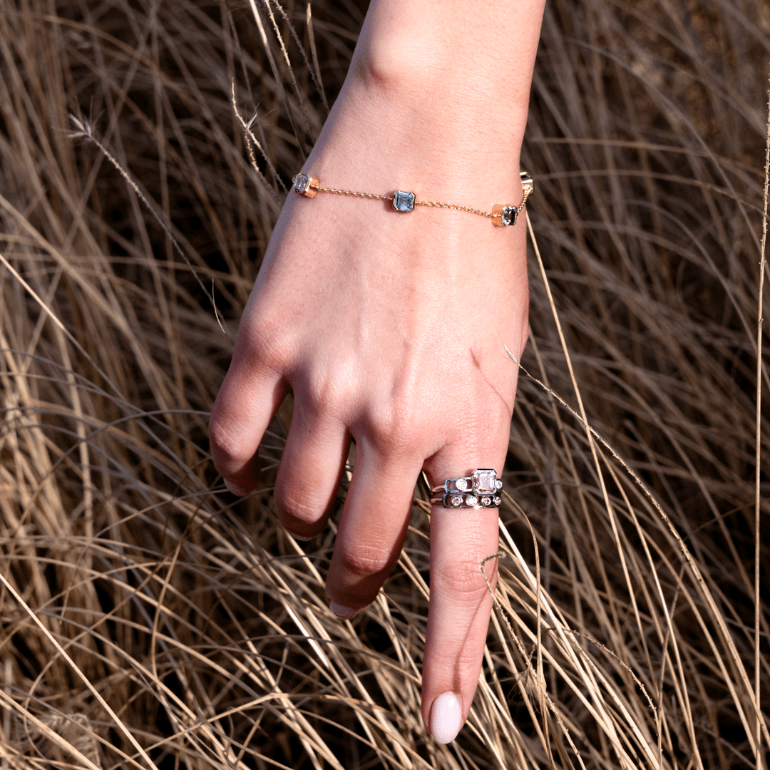 Bracelet Faubourg 1925 - 5 Diamants Asscher Verts, Or Blanc/Jaune 18 carats - Lauredi