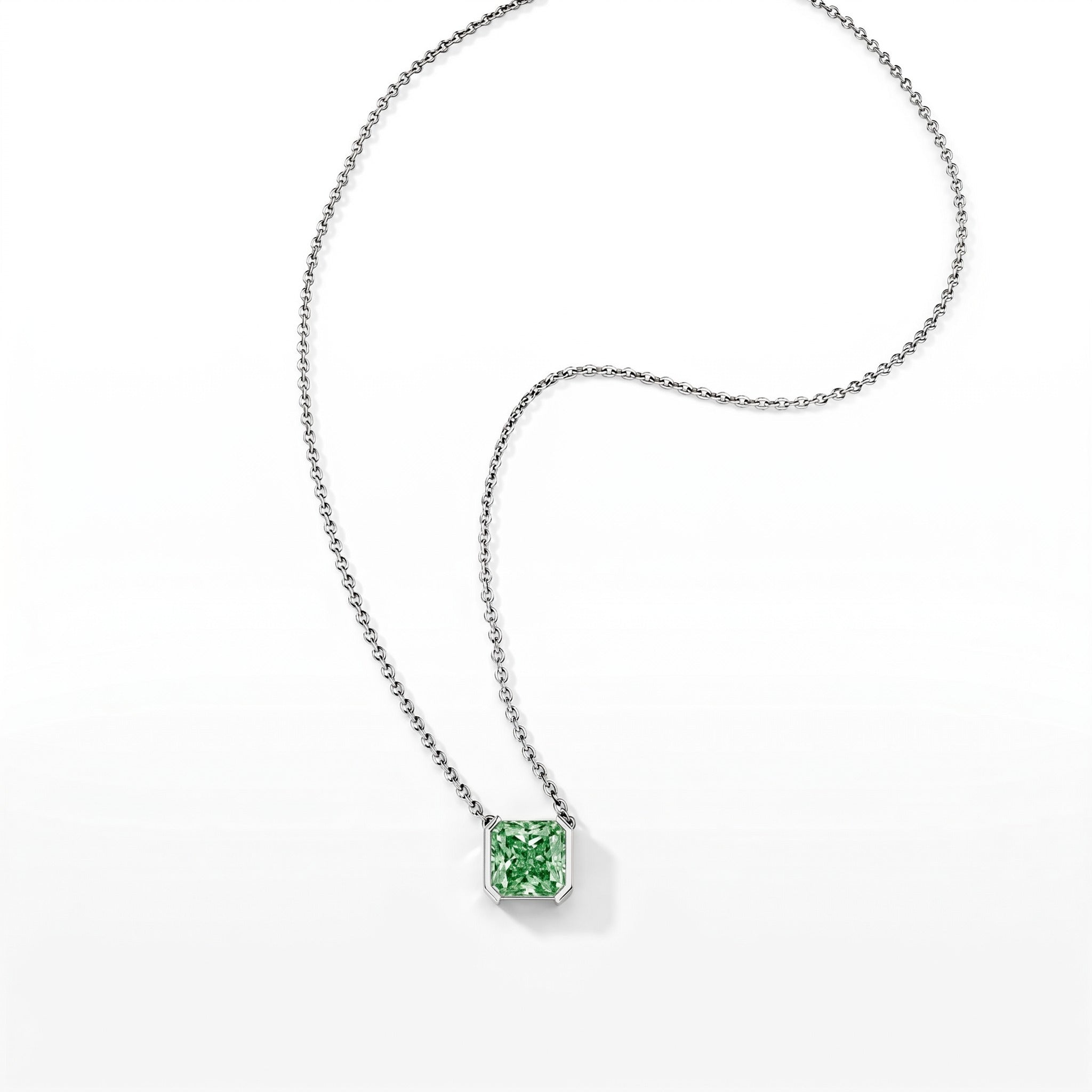 Collar Faubourg 1925 en oro reciclado de 18 quilates con diamante de laboratorio talla Asscher verde – Lauredi