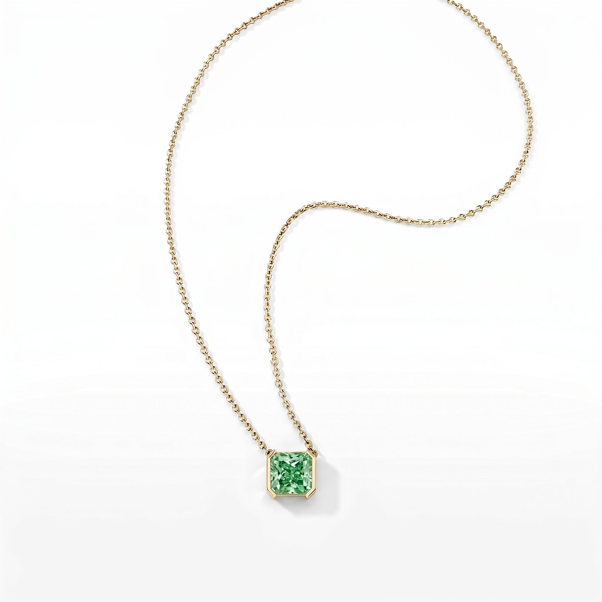 Collar Faubourg 1925 en oro reciclado de 18 quilates con diamante de laboratorio talla Asscher verde – Lauredi
