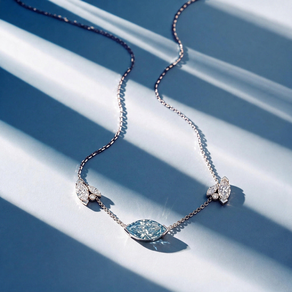Collier Mme La Marquise diamant marquise bleu - Lauredi
