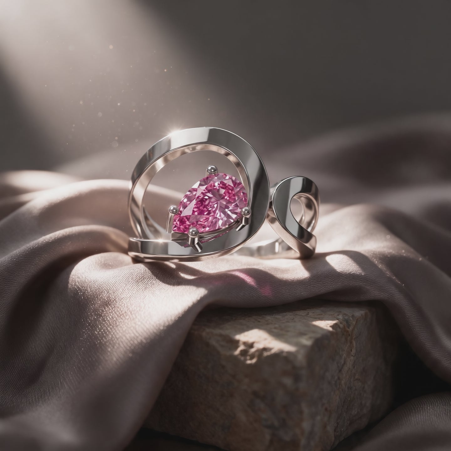 Vidéo bague Loop solitaire diamant poire rose sur satin - Lauredi